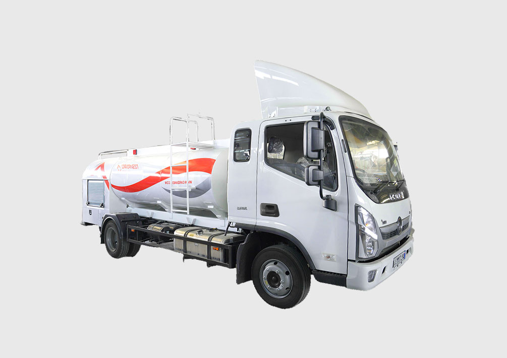 تانکر حمل آب نیمه سنگین 4000–6000 liter tanker truck